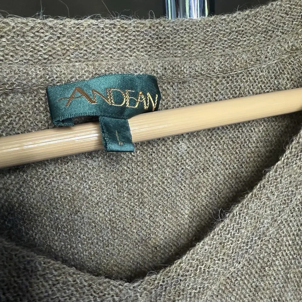 Andean 100% Alpaca Made In Peru Grey /Tan V-neck Puller over Sweater Size XL